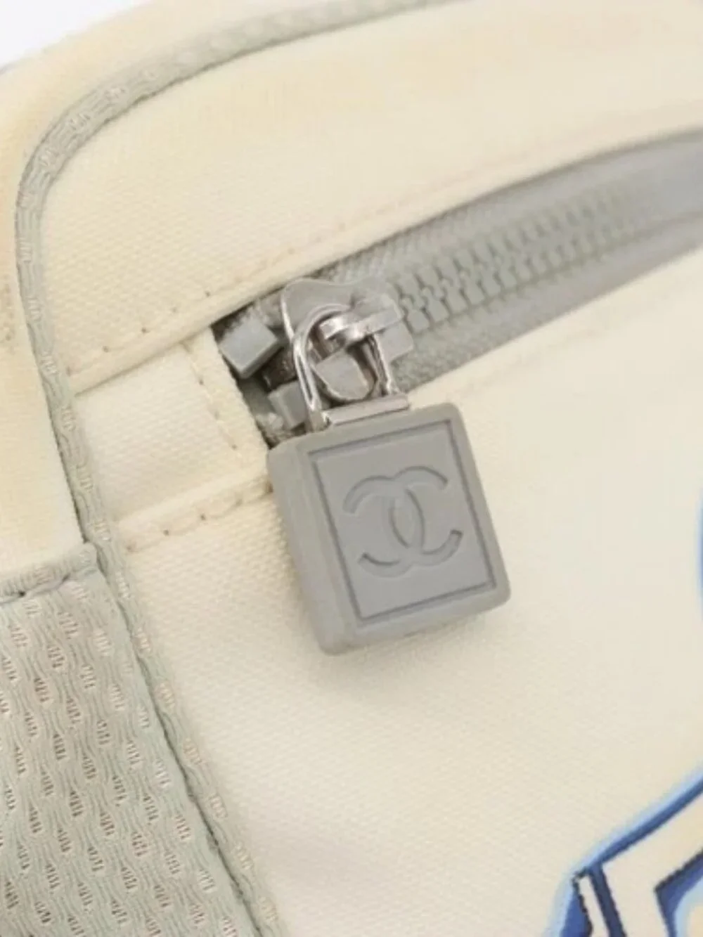 CHANEL Sports Camelia Shoulder Bag Nylon White Silver CC Auth bs34278